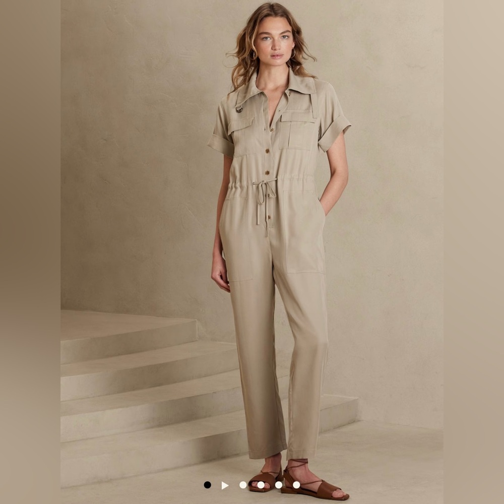 BANANA REPUBLIC Utility Jumpsuit, Color Maverick Tan, size M